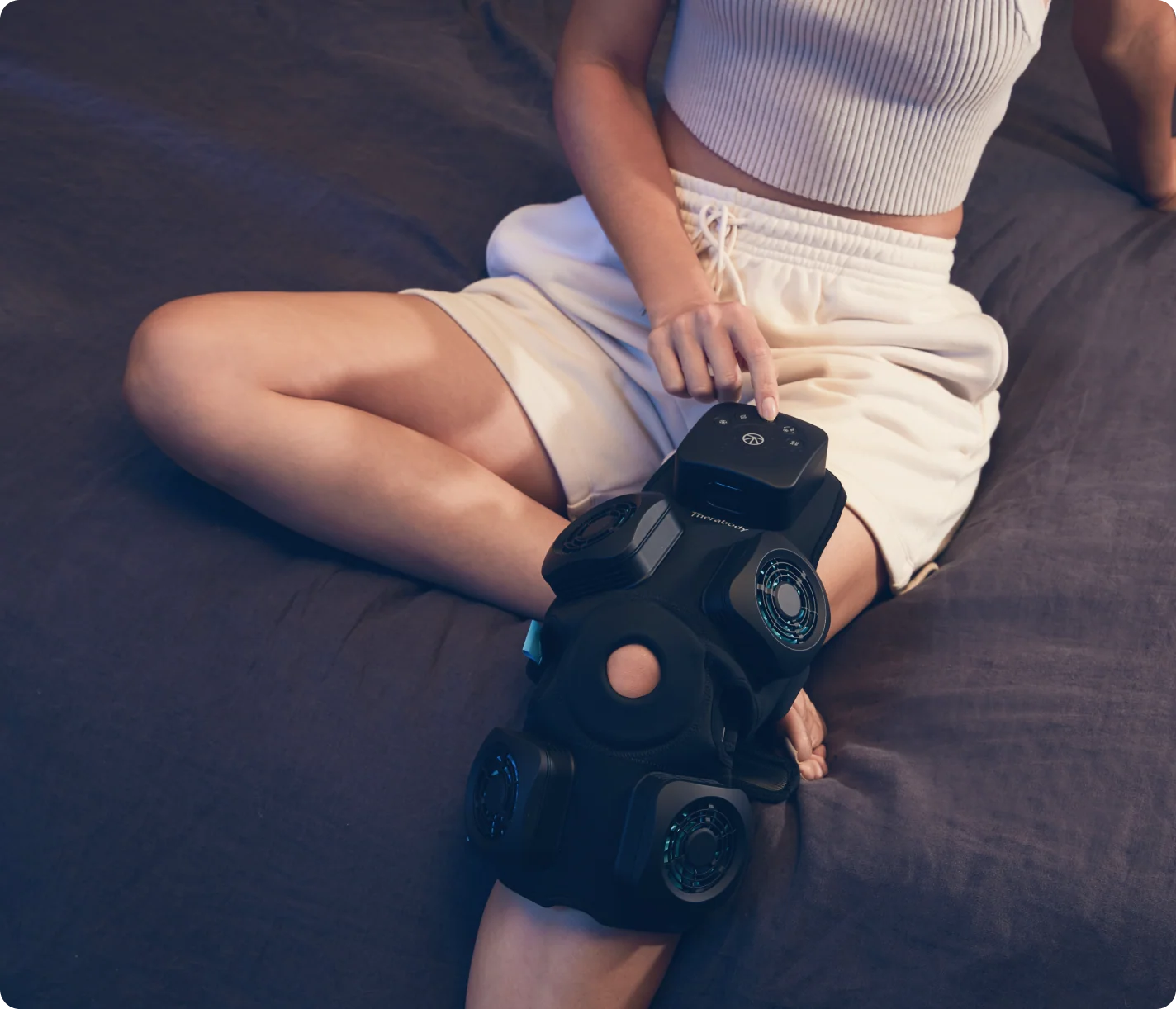 Therabody RecoveryTherm Knee Wearable Heat & Cold Therapy
