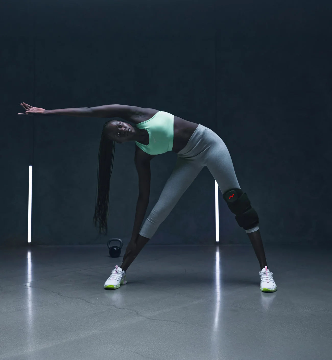 Hyperice Venom 2 Leg Heat & Vibration Recovery Wrap