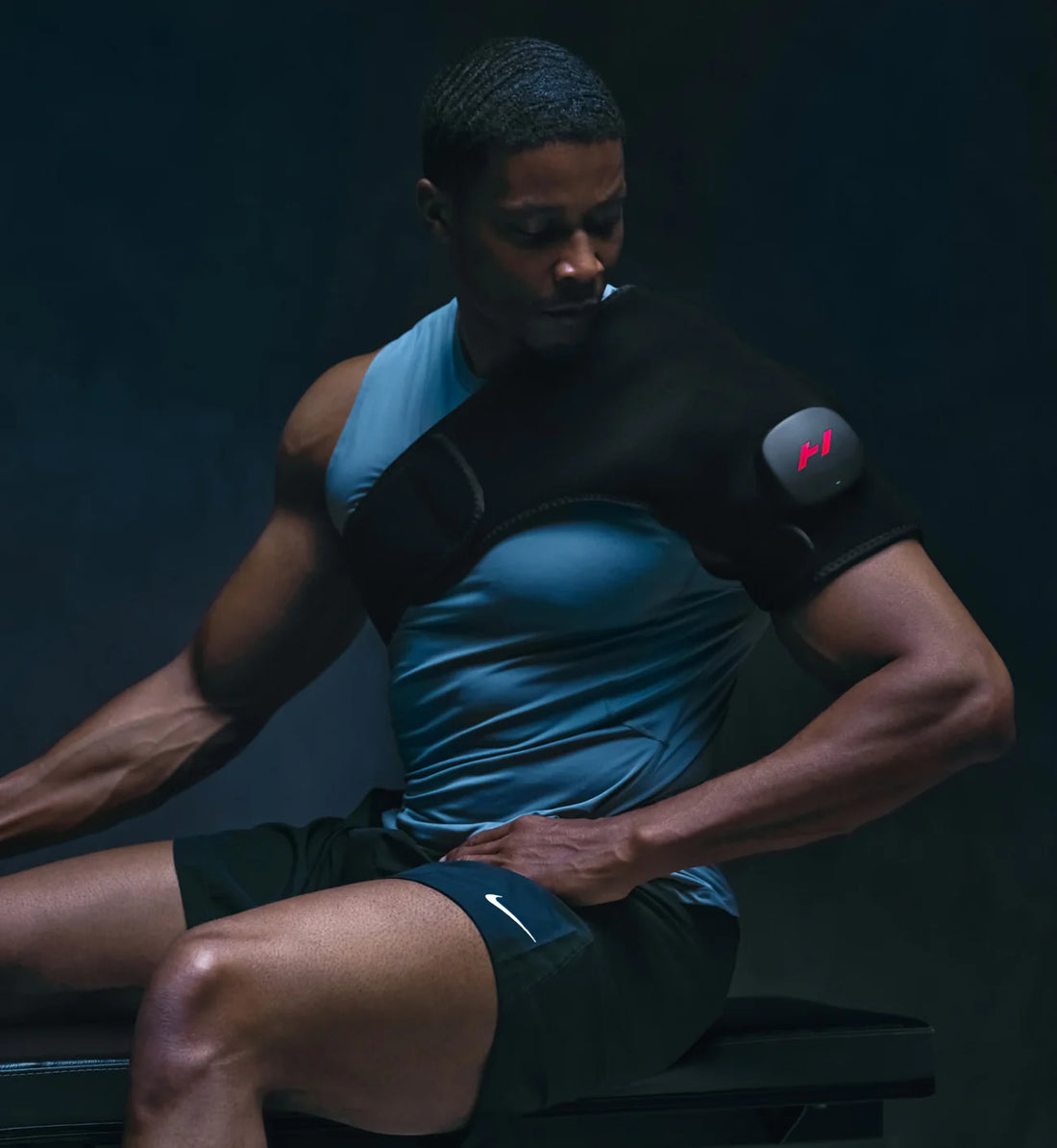 Hyperice Venom 2 Shoulder Heat & Vibration Recovery Wrap