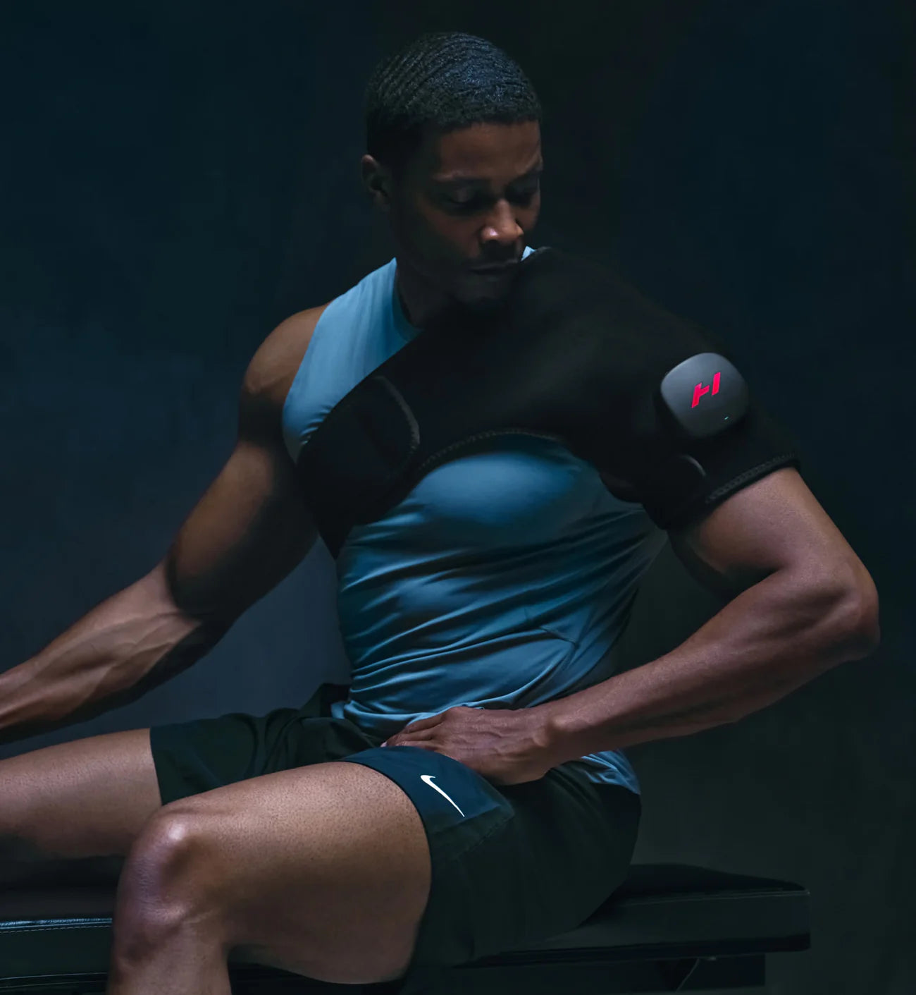 Hyperice Venom 2 Shoulder Heat & Vibration Recovery Wrap